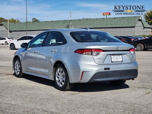 Used 2025 Toyota Corolla LE image 7