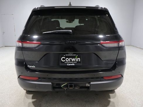 Certified 2023 Jeep Grand Cherokee Limited w/ Black Appearance Package AWD/4WD image 4