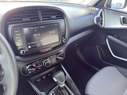 Used 2024 Kia Soul LX w/ LX Technology Package image 20
