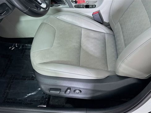 Used 2020 Kia Niro EX image 20