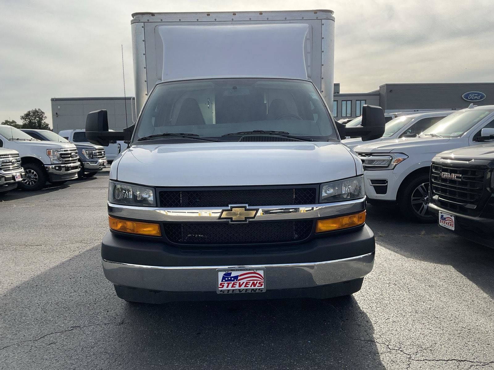 Used 2025 Chevrolet Express 3500 w/ Power Convenience Package RWD image 2