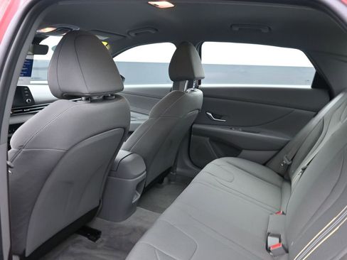 Certified 2025 Hyundai Elantra Sport image 23