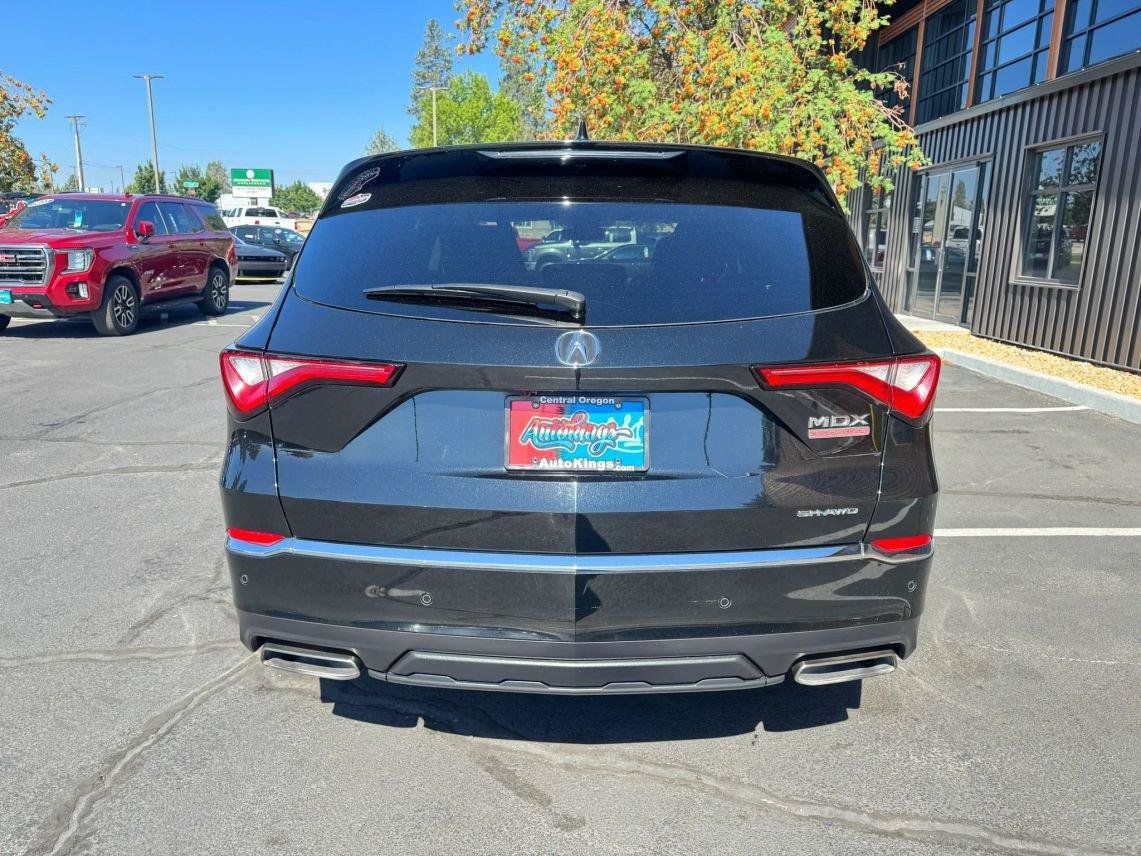 Used 2023 Acura MDX w/ Technology Package AWD/4WD image 4