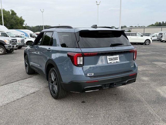 Certified 2025 Ford Explorer ST-Line w/ Premium Package AWD/4WD image 4