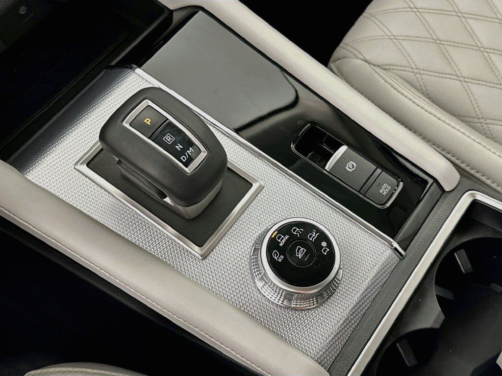 Used 2024 Mitsubishi Outlander SEL FWD image 17