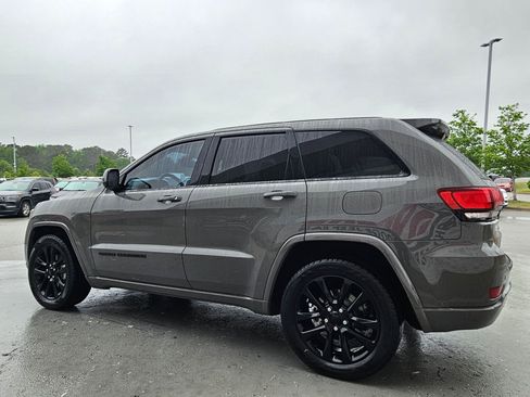 Used 2020 Jeep Grand Cherokee Altitude RWD image 5
