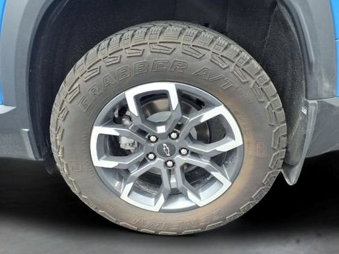 Used 2025 Chevrolet Equinox ACTIV w/ Safety and Technology Package AWD/4WD image 10