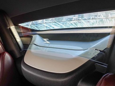 Used 2015 Nissan 370Z Touring image 23