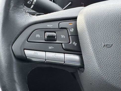 Certified 2022 Cadillac XT4 Luxury w/ Cold Weather Package image 13