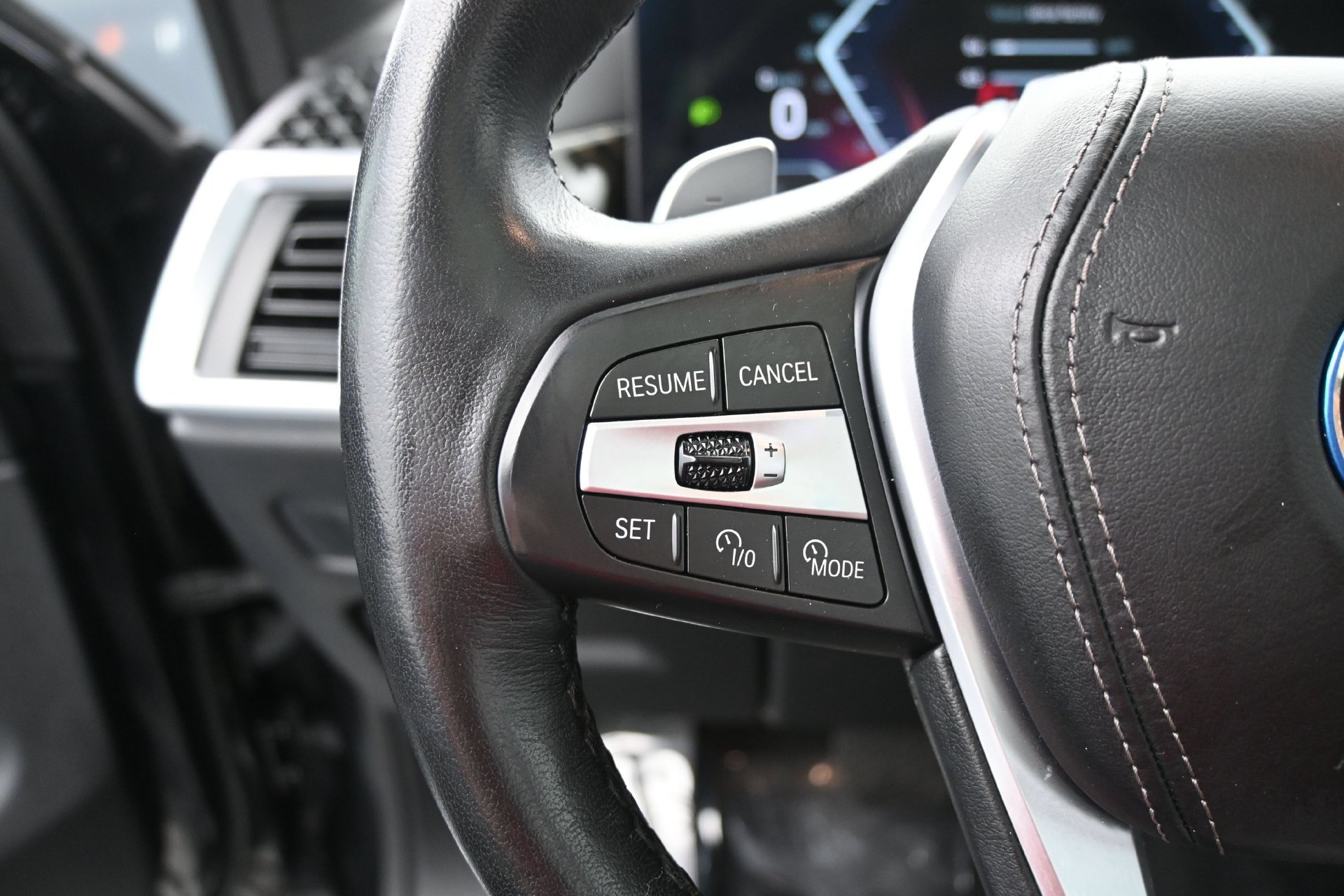 Used 2025 BMW X5 xDrive50e AWD/4WD image 28