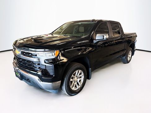Used 2023 Chevrolet Silverado 1500 LT w/ Protection Package AWD/4WD image 3