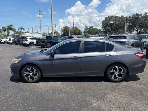 Used 2017 Honda Accord LX image 4