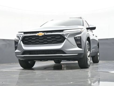New 2026 Chevrolet Trax LT w/ Driver Confidence Package FWD image 47