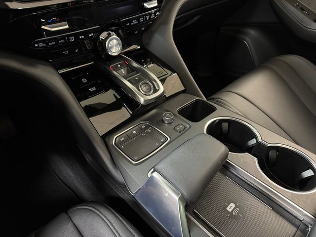 Used 2024 Acura MDX FWD image 17