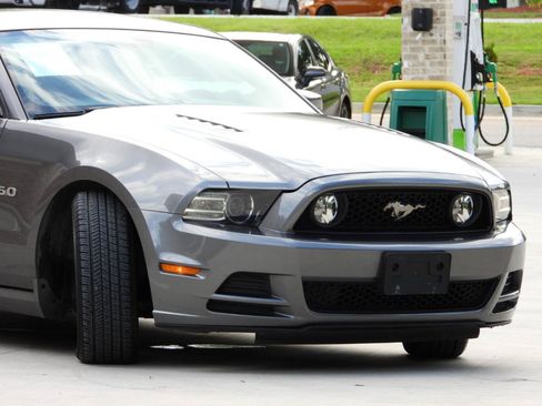 Used 2014 Ford Mustang GT RWD image 9