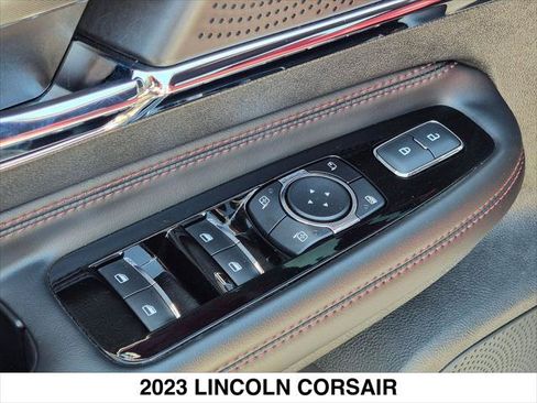 Used 2023 Lincoln Corsair Reserve w/ Equipment Group 201A FWD image 11
