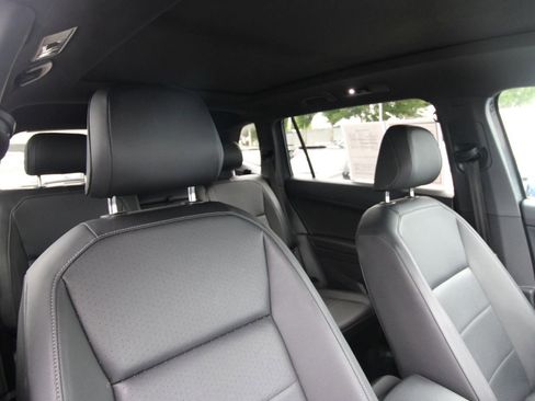 Used 2019 Volkswagen Tiguan SEL Premium R-Line AWD/4WD image 21