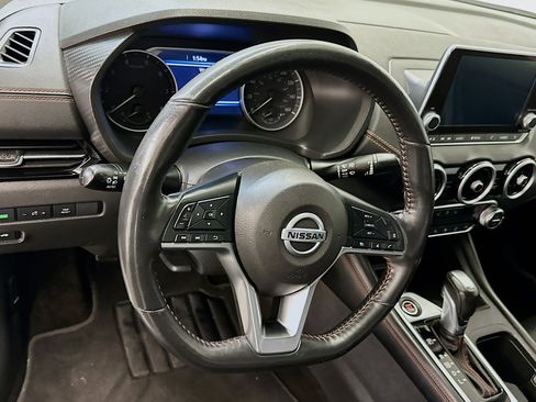 Used 2022 Nissan Sentra SR w/ SR Premium Package image 18