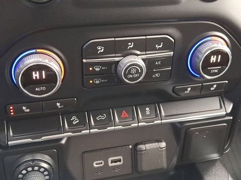 Used 2022 Chevrolet Silverado 1500 LT Trail Boss w/ Bed Protection Package image 16