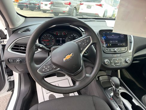 Used 2024 Chevrolet Malibu LS w/ Driver Confidence Package FWD image 11