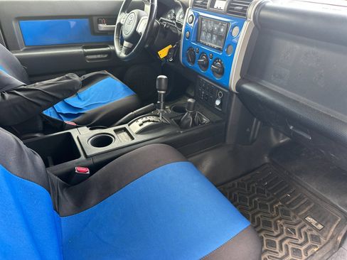 Used 2007 Toyota FJ Cruiser 4WD image 13