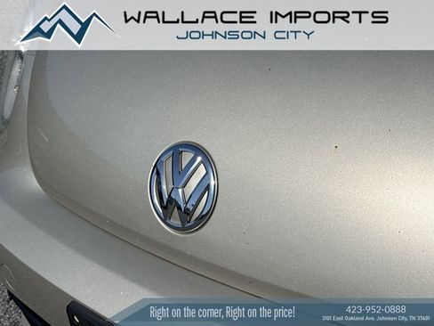 Used 2013 Volkswagen Beetle 2.5 FWD image 11