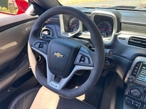 Used 2014 Chevrolet Camaro SS w/ SS Performance Package RWD image 29