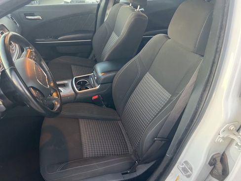 Used 2023 Dodge Charger SXT image 5