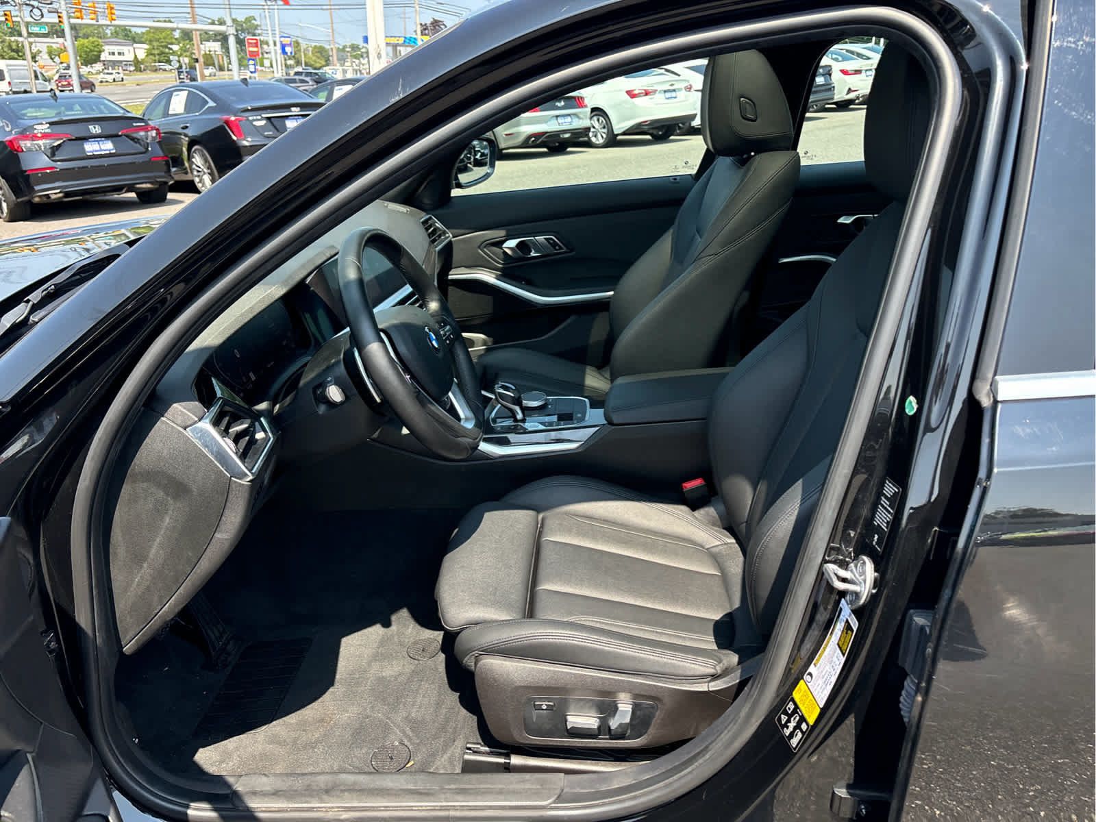 Used 2019 BMW 330i xDrive Sedan w/ Driving Assistance Package AWD/4WD image 7