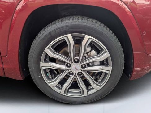 Used 2018 GMC Terrain Denali w/ Advanced Safety Package FWD image 11