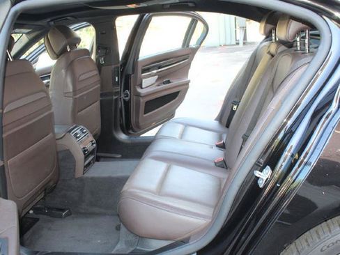 Used 2013 BMW 750Li xDrive AWD/4WD image 9