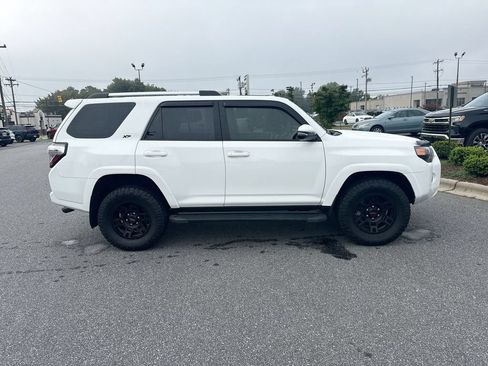 Used 2023 Toyota 4Runner SR5 Premium w/ Moonroof Package AWD/4WD image 7