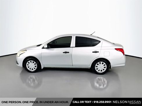 Used 2016 Nissan Versa S FWD image 8