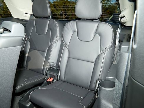 New 2026 Volvo XC90 B5 Ultra w/ Protection Package image 24