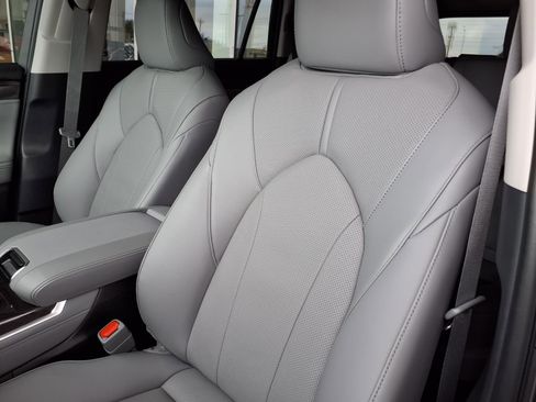 New 2026 Toyota Highlander Limited AWD/4WD image 11
