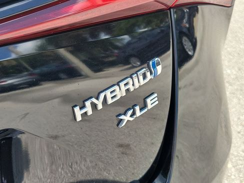 Used 2019 Toyota Prius XLE w/ Advanced Technology Package FWD image 7