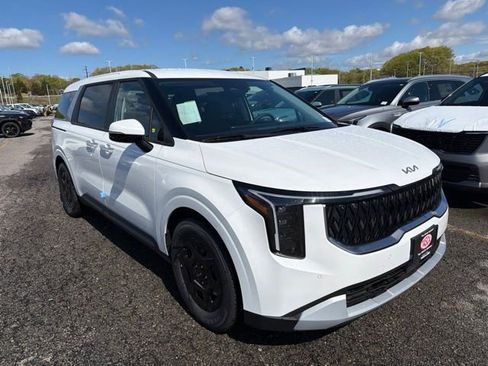 New 2026 Kia Carnival LX FWD image 1