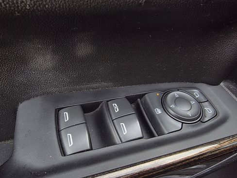 Used 2022 GMC Sierra 1500 Elevation image 12