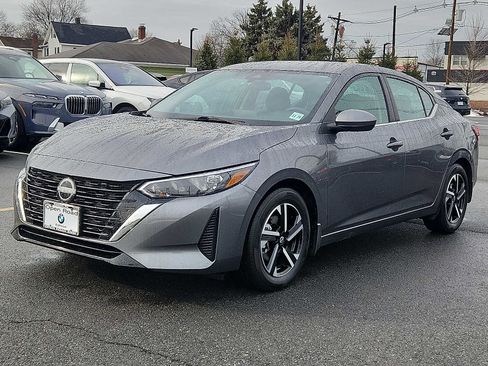 Used 2024 Nissan Sentra SV image 3