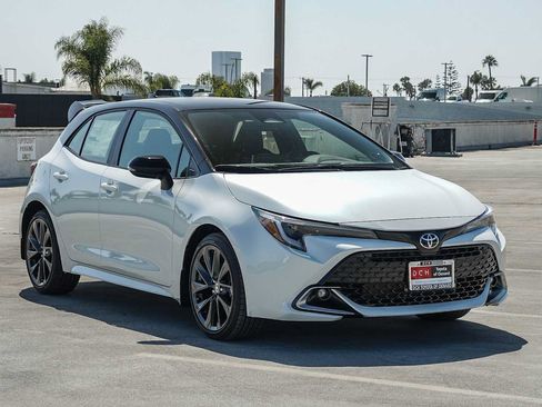 New 2026 Toyota Corolla XSE FWD image 4