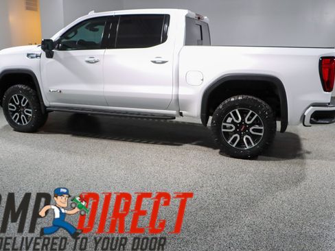 Used 2024 GMC Sierra 1500 AT4 w/ Technology Package AWD/4WD image 11