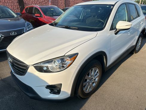 Used 2016 MAZDA CX-5 Touring FWD image 2
