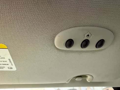 Used 2014 Chrysler Town & Country Touring-L w/ Driver Convenience Group image 19