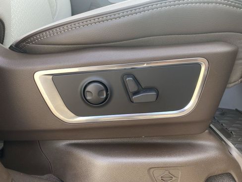 New 2026 RAM 1500 Laramie AWD/4WD image 39