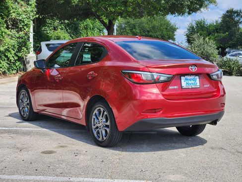 Used 2019 Toyota Yaris XLE FWD image 5