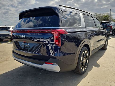 New 2026 Kia Carnival EX FWD image 8
