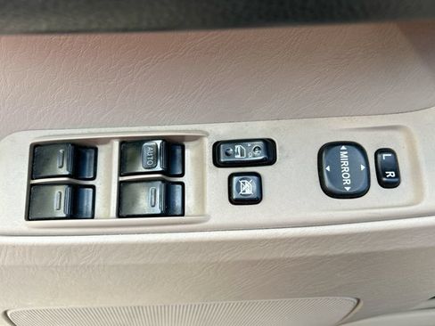 Used 2006 Toyota 4Runner SR5 RWD image 13