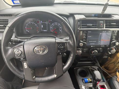 Used 2023 Toyota 4Runner SR5 Premium image 4