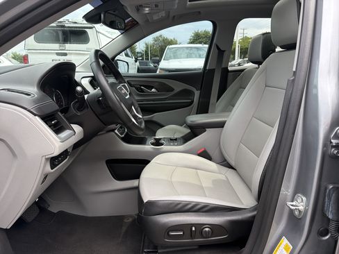 Used 2023 GMC Terrain SLT w/ Tech Package FWD image 16