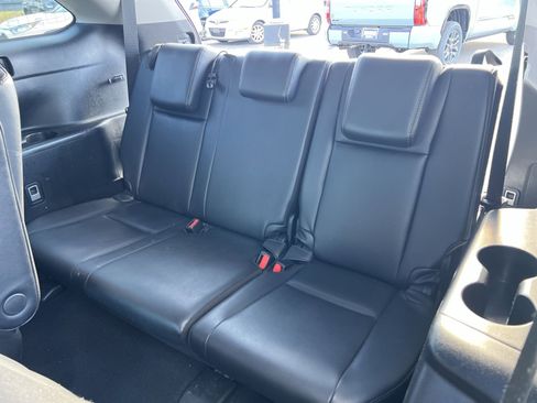 Used 2018 Toyota Highlander XLE image 25